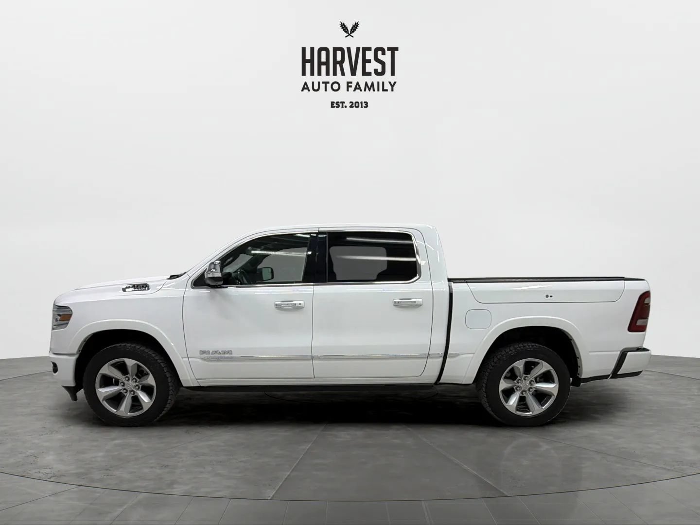 Used 2021 RAM 1500 Limited w/ Body Color Bumper Group AWD/4WD image 2