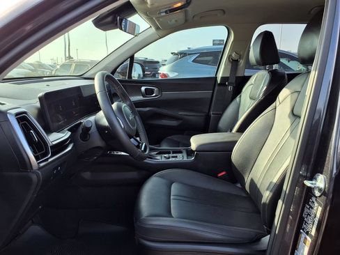 Certified 2025 Kia Sorento EX FWD image 16