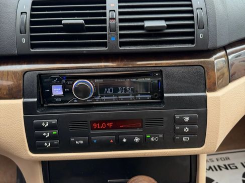 Used 2003 BMW 325xi Sedan image 17