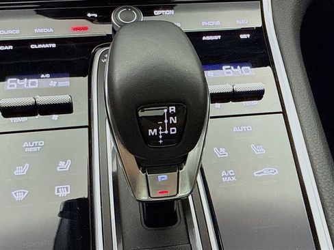 Certified 2023 Porsche Panamera Platinum Edition image 23