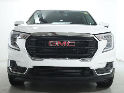 Used 2024 GMC Terrain SLE AWD/4WD image 6