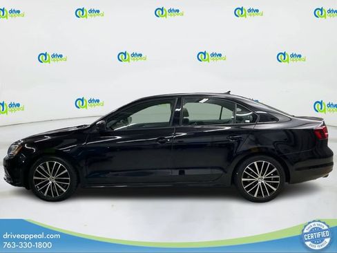 Used 2016 Volkswagen Jetta Sport w/ Lighting Package FWD image 9