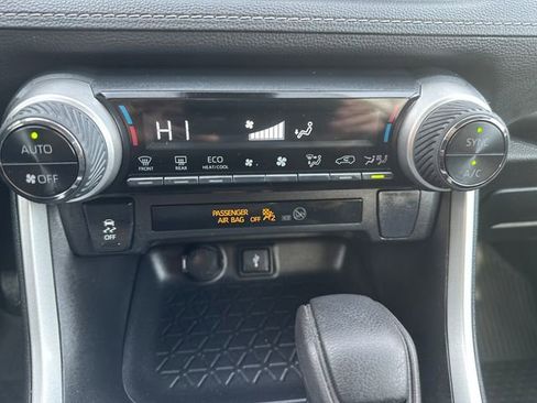 Used 2022 Toyota RAV4 XLE image 16