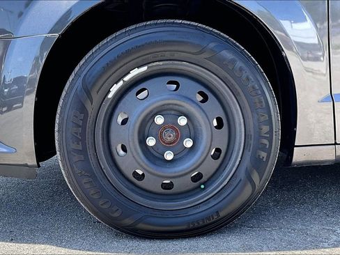 Used 2018 Dodge Grand Caravan SE FWD image 32