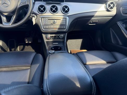 Certified 2017 Mercedes-Benz GLA 250 4MATIC image 11