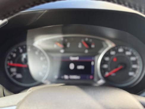 Used 2022 Chevrolet Equinox Premier image 18