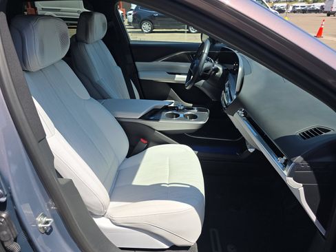 Used 2024 Cadillac Lyriq Sport AWD/4WD image 8