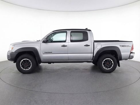 Used 2025 Toyota Tacoma TRD Off-Road AWD/4WD image 4