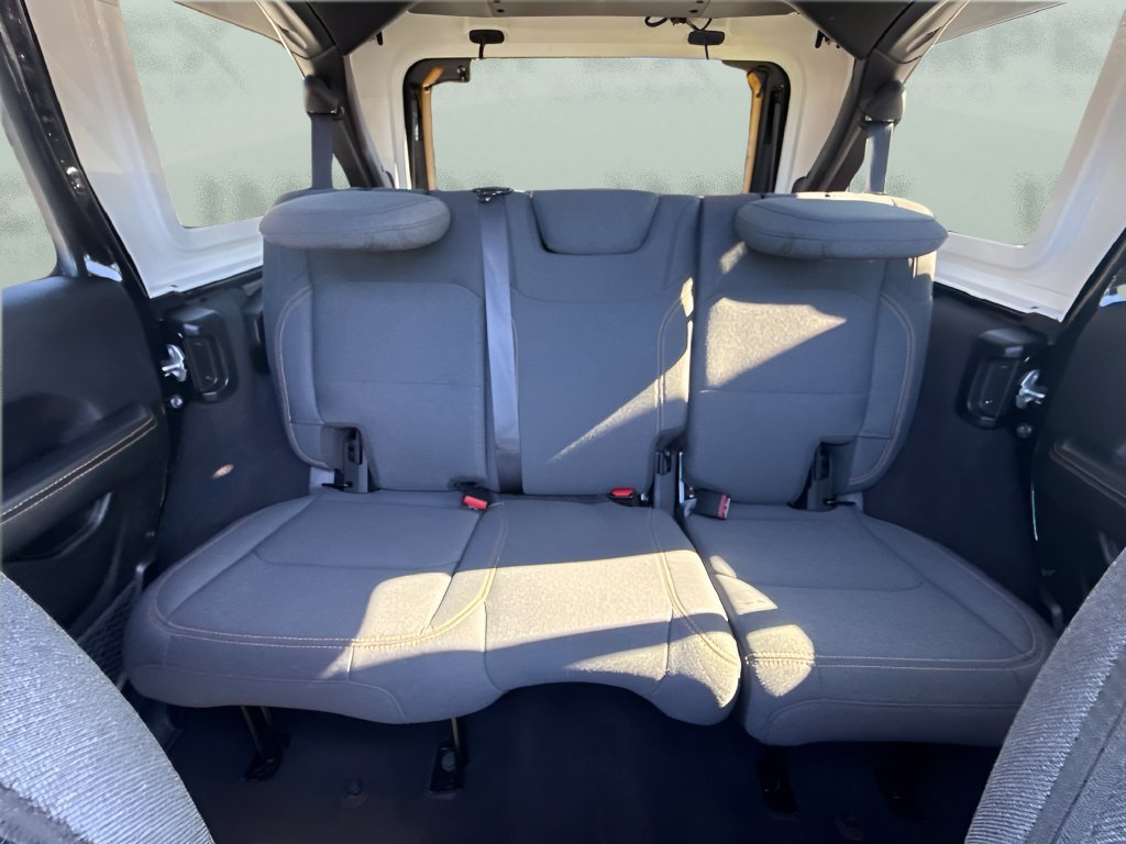 Used 2026 Jeep Wrangler Unlimited Sahara AWD/4WD image 13