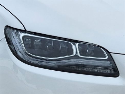 Used 2019 Lincoln MKZ Reserve w/ Luxury Package image 16