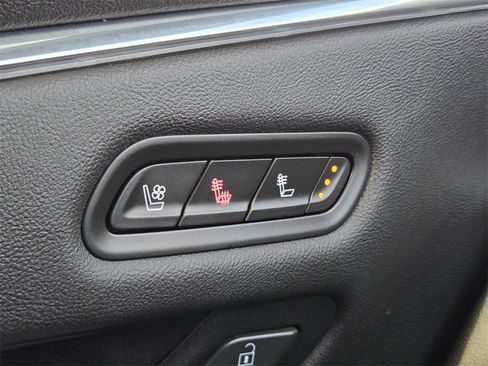 Used 2023 Cadillac Escalade ESV Premium Luxury image 26