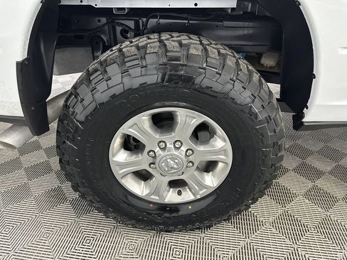 Used 2024 RAM 2500 Big Horn w/ Off Road Package AWD/4WD image 18