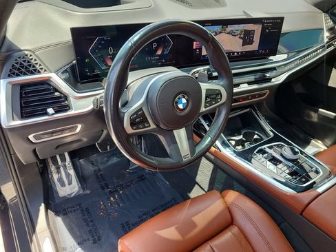 Used 2024 BMW X7 xDrive40i w/ M Sport Package AWD/4WD image 18