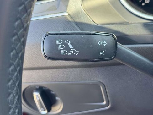 Used 2019 Volkswagen Tiguan SE w/ Panoramic Sunroof Package AWD/4WD image 26
