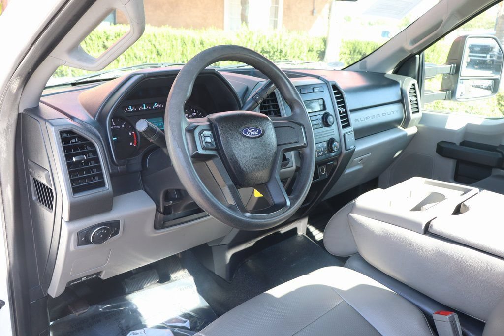Used 2018 Ford F550 2WD Regular Cab Super Duty image 19