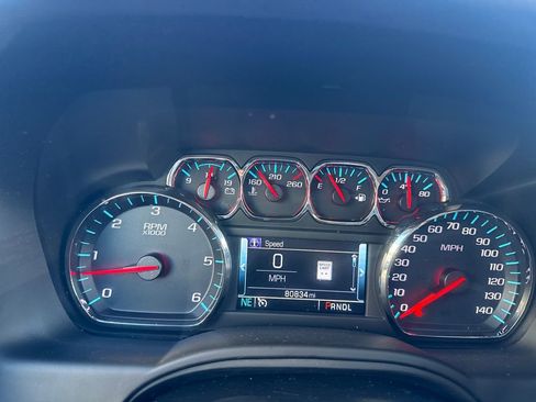 Used 2019 Chevrolet Suburban LT image 29