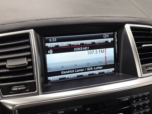 Used 2015 Mercedes-Benz GL 450 4MATIC image 38