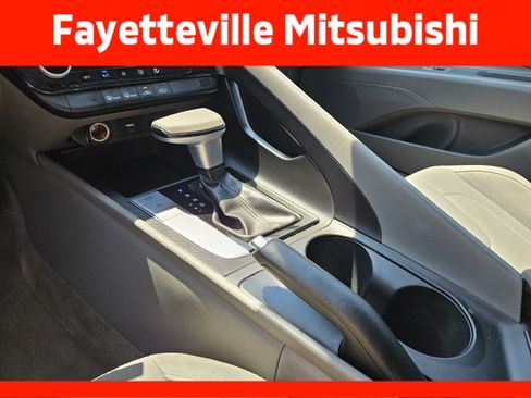 Used 2024 Hyundai Elantra SEL FWD image 23