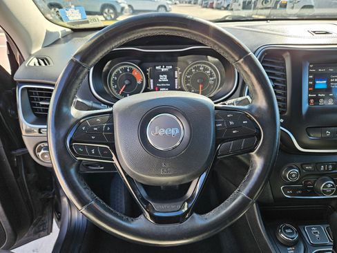 Used 2020 Jeep Cherokee Latitude Plus w/ Cold Weather Group AWD/4WD image 19