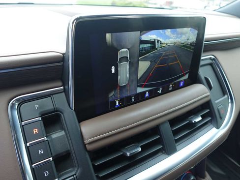 Used 2024 Chevrolet Suburban High Country AWD/4WD image 24