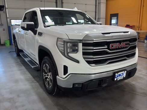 Used 2022 GMC Sierra 1500 SLT w/ SLT Convenience Package image 7
