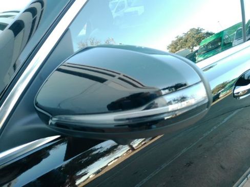 Used 2023 Mercedes-Benz EQB 300 4MATIC w/ Pinnacle Package image 18