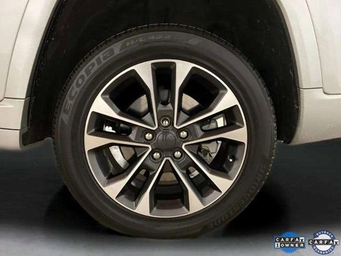 Used 2023 Jeep Grand Cherokee Overland w/ Luxury Tech Group IV image 29