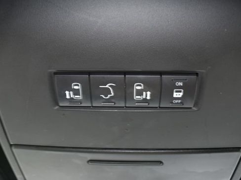 Used 2019 Dodge Grand Caravan SXT FWD image 27