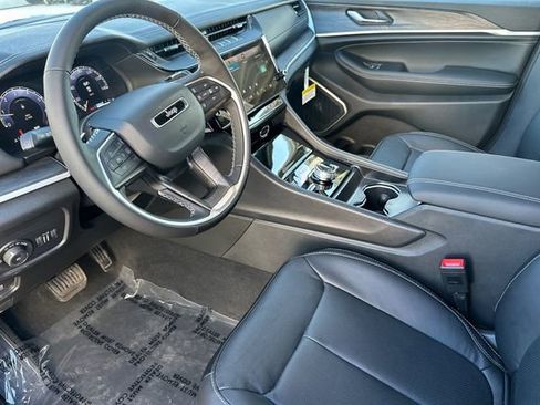 New 2026 Jeep Grand Cherokee L Limited AWD/4WD image 9