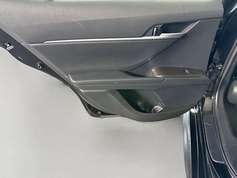 Used 2024 Toyota Camry SE image 25