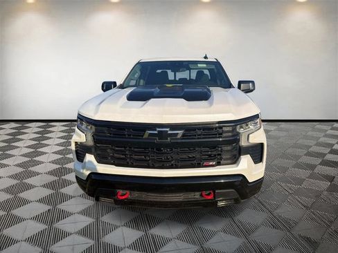 Used 2023 Chevrolet Silverado 1500 LT Trail Boss w/ LT Trail Boss Premium Package AWD/4WD image 2