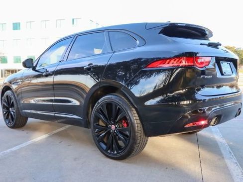 Used 2018 Jaguar F-PACE S image 5