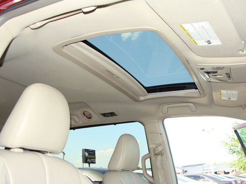Used 2014 Toyota Sienna XLE FWD image 13