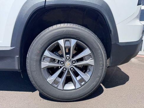 Used 2026 Chevrolet Equinox LT image 24