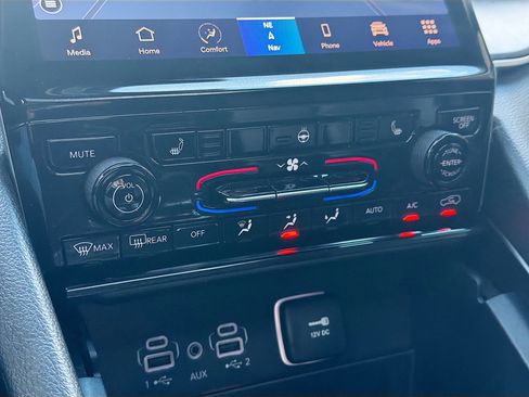 Used 2024 Jeep Grand Cherokee L Limited image 24