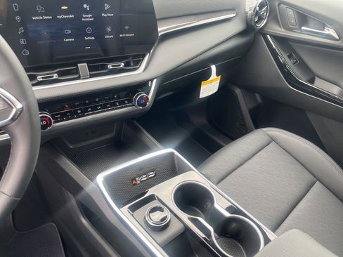 New 2026 Chevrolet Equinox LT w/ Convenience Package II image 17