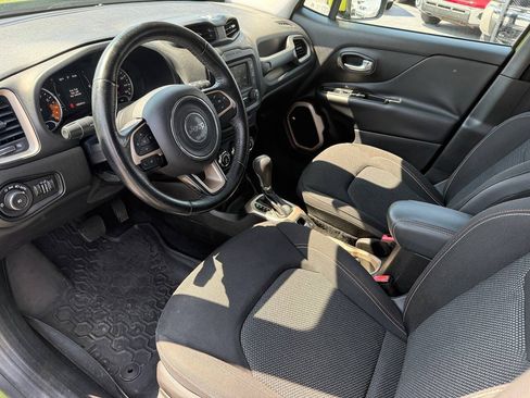Used 2016 Jeep Renegade 75th Anniversary FWD image 12
