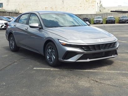 New 2025 Hyundai Elantra Blue
