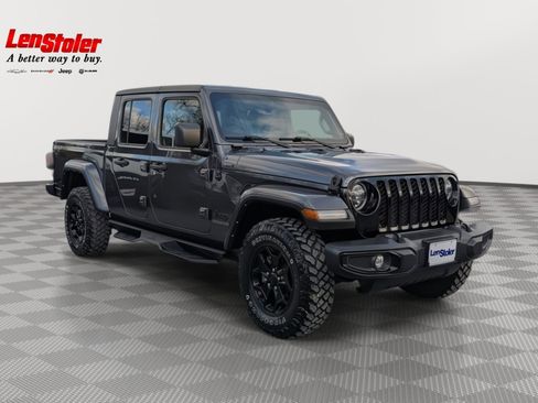 Used 2021 Jeep Gladiator Willys image 4
