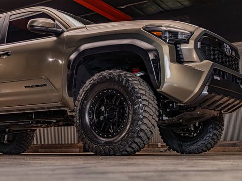 Used 2025 Toyota Tacoma TRD Off-Road image 14