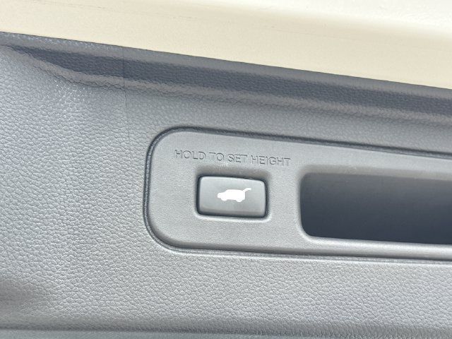 New 2025 Honda Pilot Touring image 18