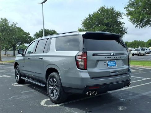 Used 2023 Chevrolet Suburban Z71 w/ Z71 Off-Road Package AWD/4WD image 8
