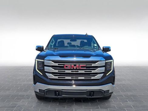 Used 2023 GMC Sierra 1500 SLE AWD/4WD image 2