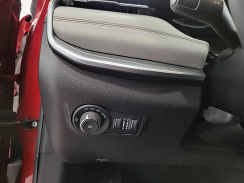 Used 2025 Jeep Compass Limited AWD/4WD image 38