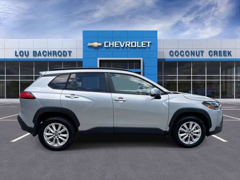 Used 2023 Toyota Corolla Cross LE FWD image 9