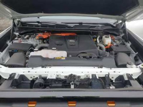 Used 2024 Toyota Tundra Limited AWD/4WD image 9