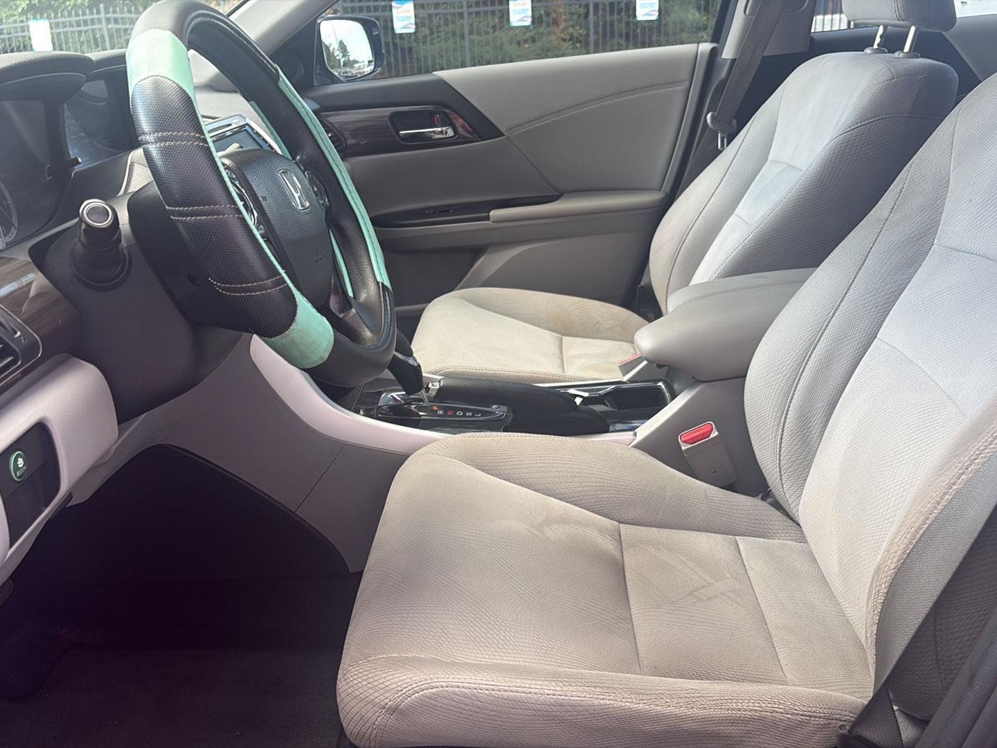 Used 2017 Honda Accord EX image 15
