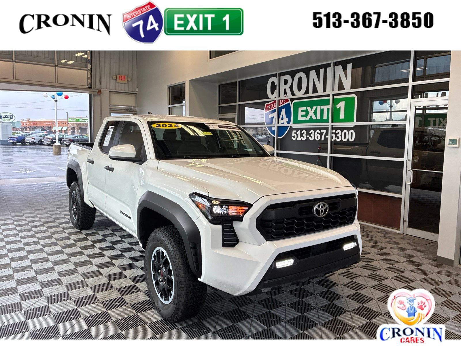 Used 2024 Toyota Tacoma TRD Off-Road AWD/4WD image 1