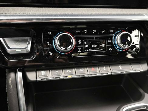 New 2026 GMC Sierra 2500 Denali w/ Denali Reserve Package image 10