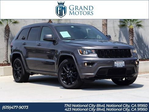 Used 2018 Jeep Grand Cherokee Altitude image 1